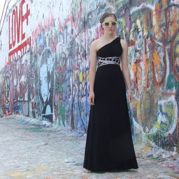 Hailey Logan black one shoulder beaded gown - Picture 1 of 16